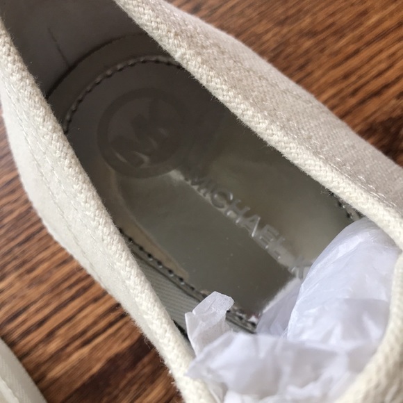 Michael Kors Sneakers - Picture 5 of 8